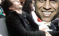 Giáo sư bị đuổi vì đánh rớt sao phim “127 Hours”